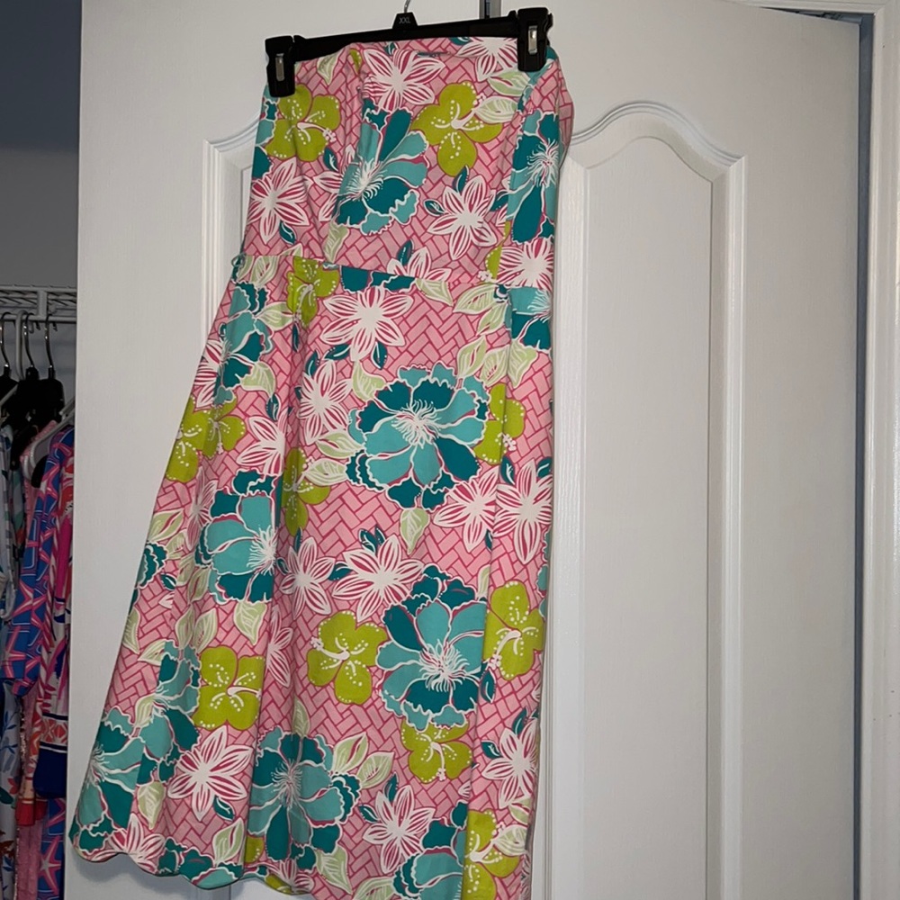 Lilly Pulitzer strapless floral dress. Size 8. Great condition.